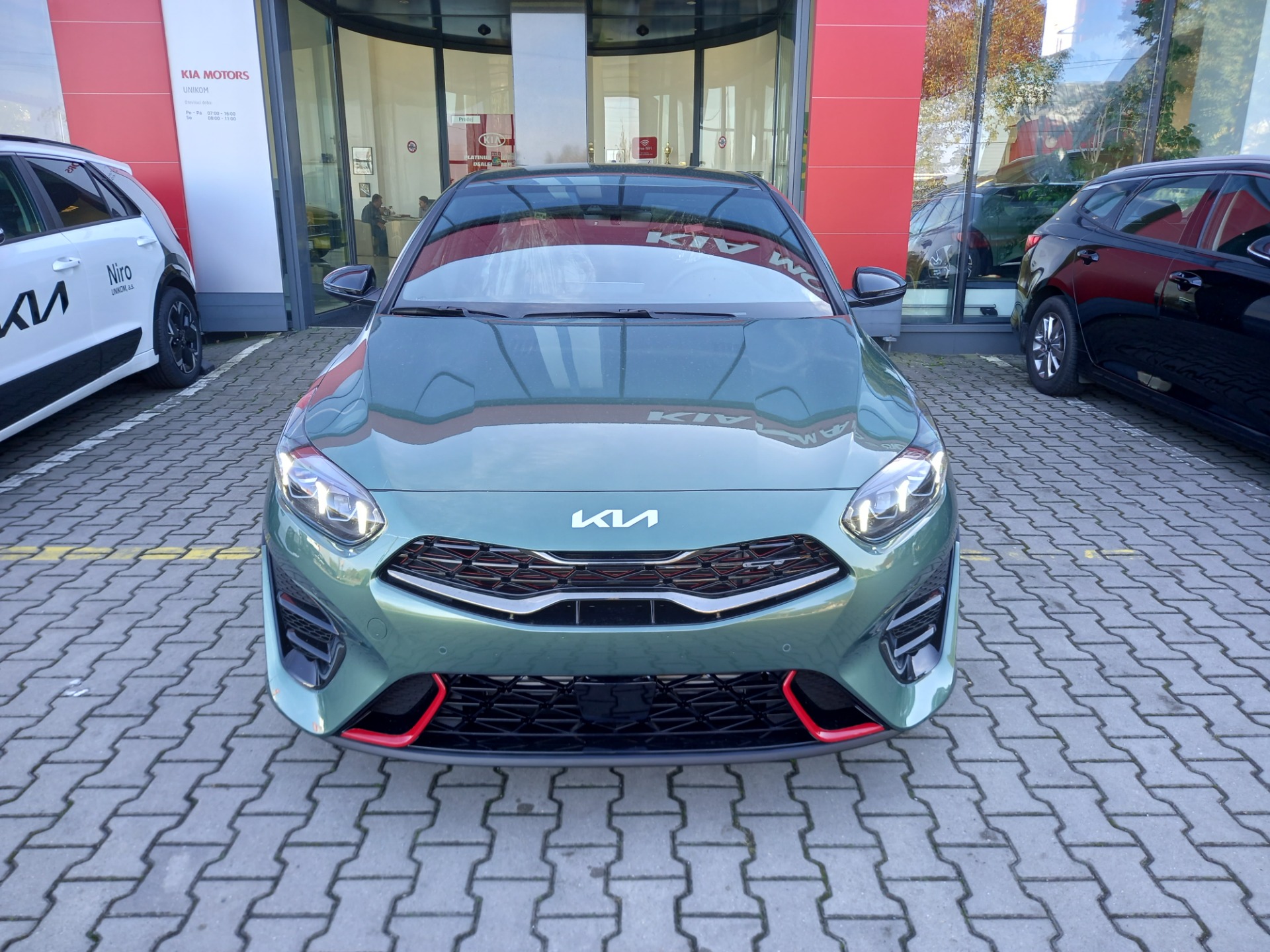 Kia ProCeed 1,6 T-GDi 7DCT GT | Unikom